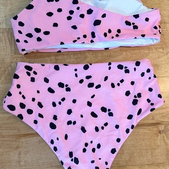 One shoulder 2 piece Bikini Leopard Print Pink and Black EUC Size Medium - Picture 2 of 3